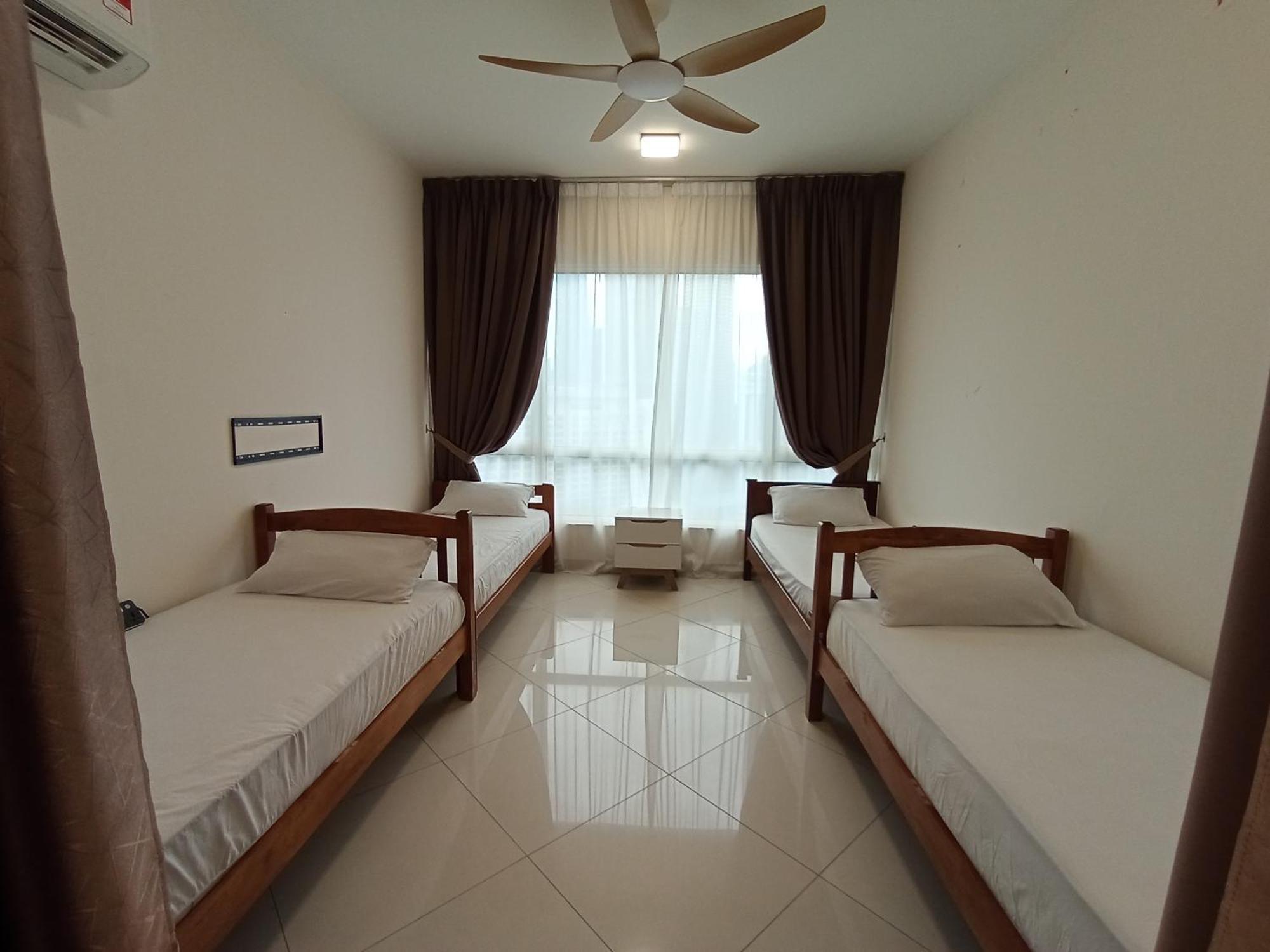 Habibi Klcc Hostel *